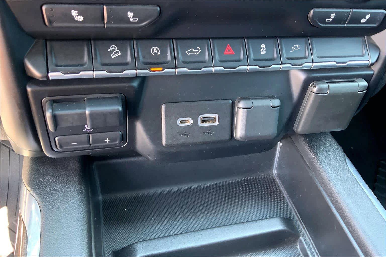 Used 2020 Chevrolet Silverado 1500 LT Trail Boss AWD/4WD image 35