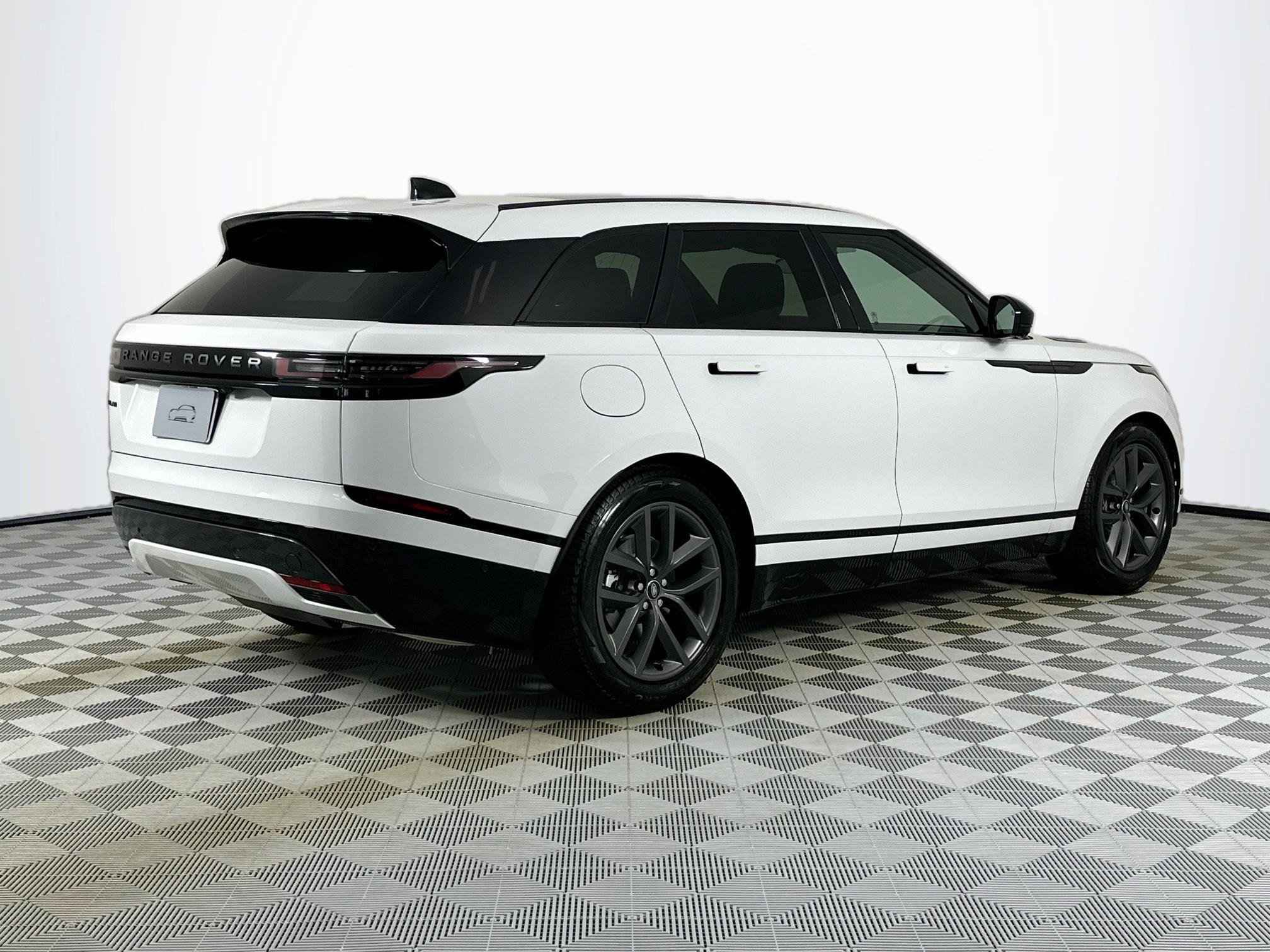 Used 2026 Land Rover Range Rover Velar Dynamic SE image 5