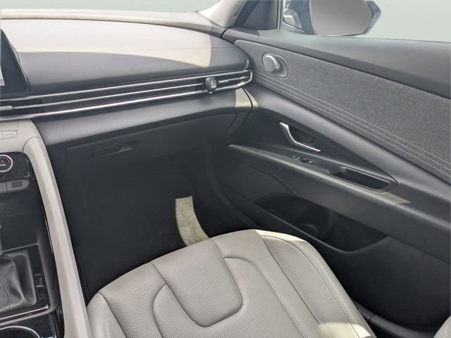 Used 2024 Hyundai Elantra Limited image 14