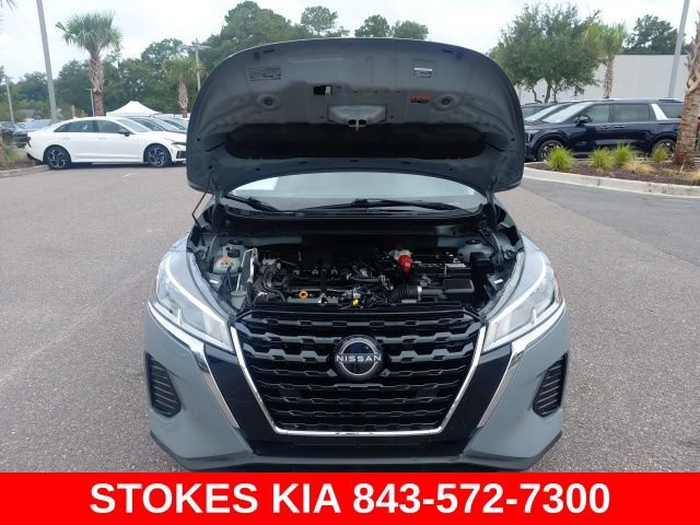 Used 2023 Nissan Kicks SV w/ Interior Electronics Package FWD image 9