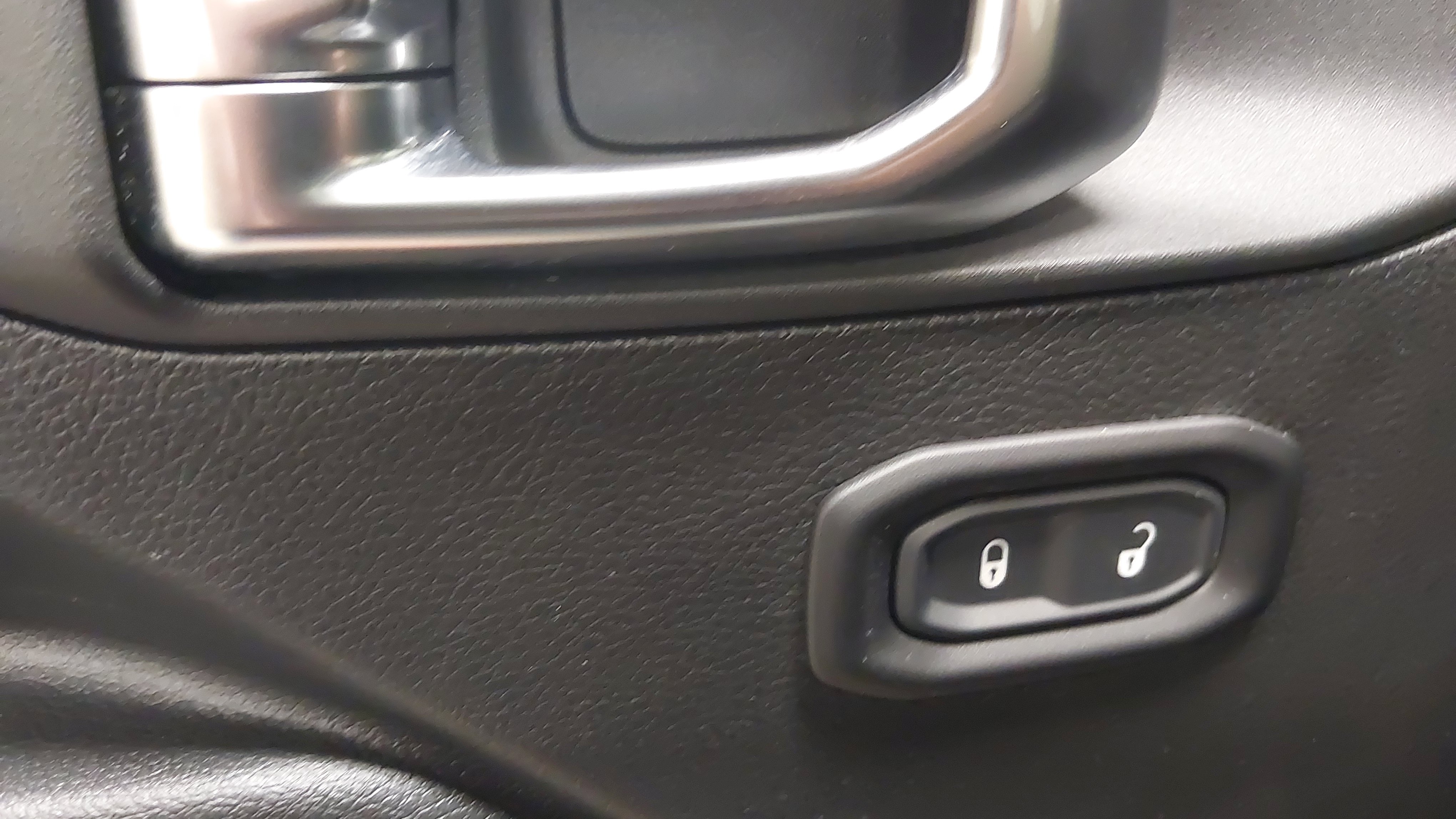Used 2025 Jeep Gladiator Sport AWD/4WD image 24