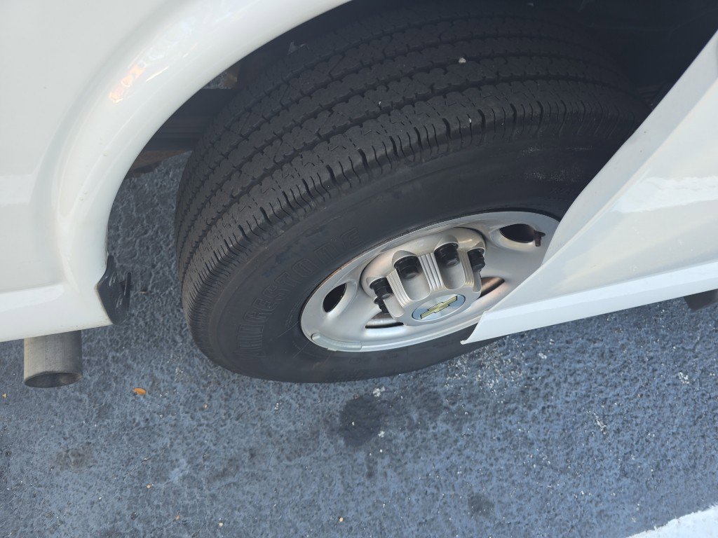 Used 2023 Chevrolet Express 3500 LS image 9