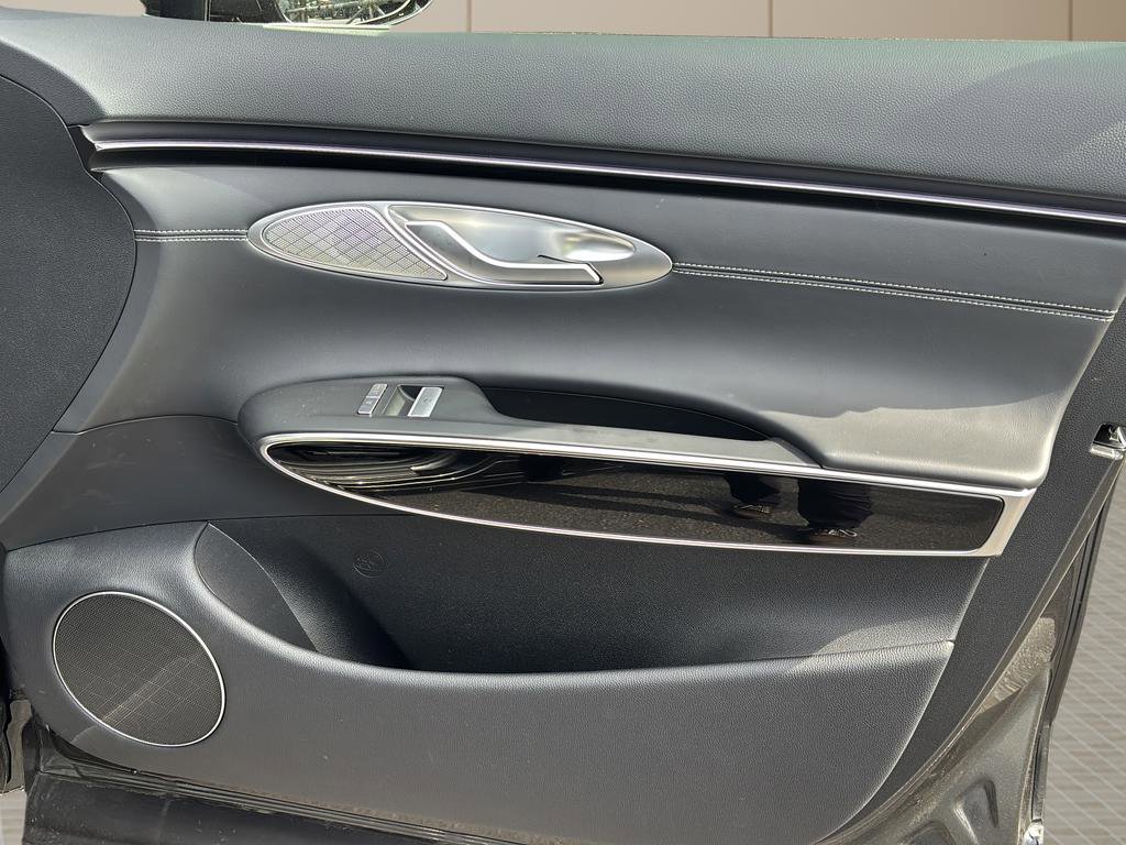 Certified 2026 Genesis GV70 2.5T image 33