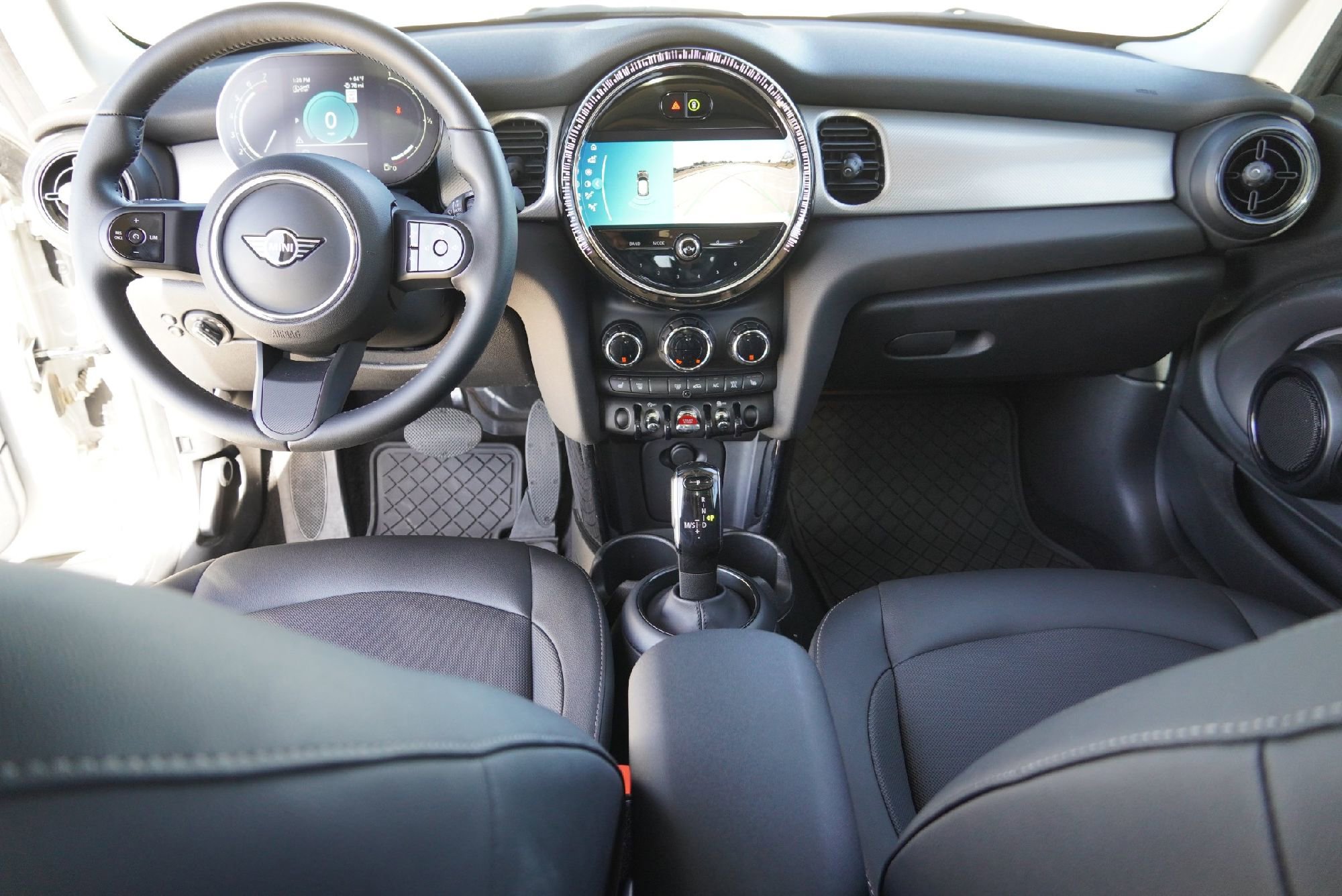 Used 2023 MINI Cooper 2-Door Hardtop image 27