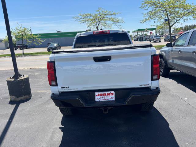 Used 2024 Chevrolet Colorado ZR2 w/ Safety Package AWD/4WD image 4