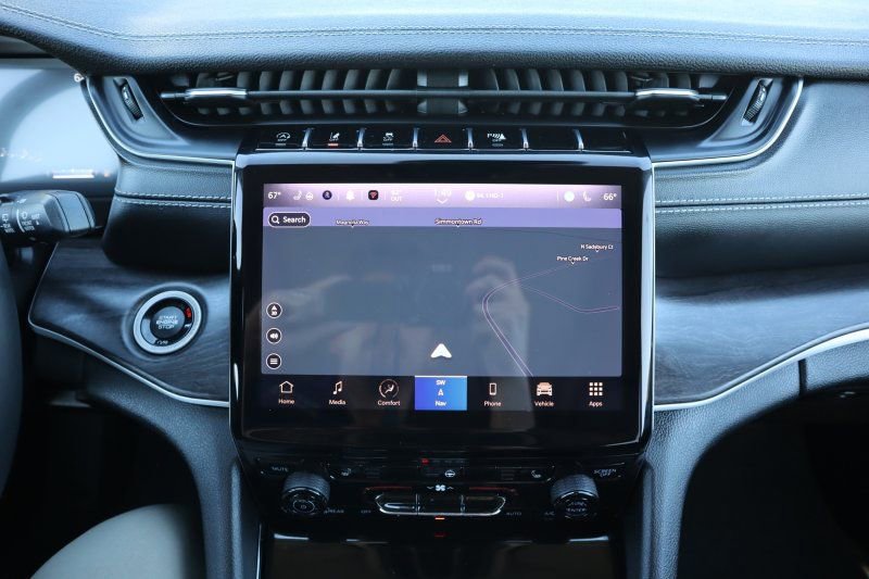 Used 2022 Jeep Grand Cherokee L Limited image 12