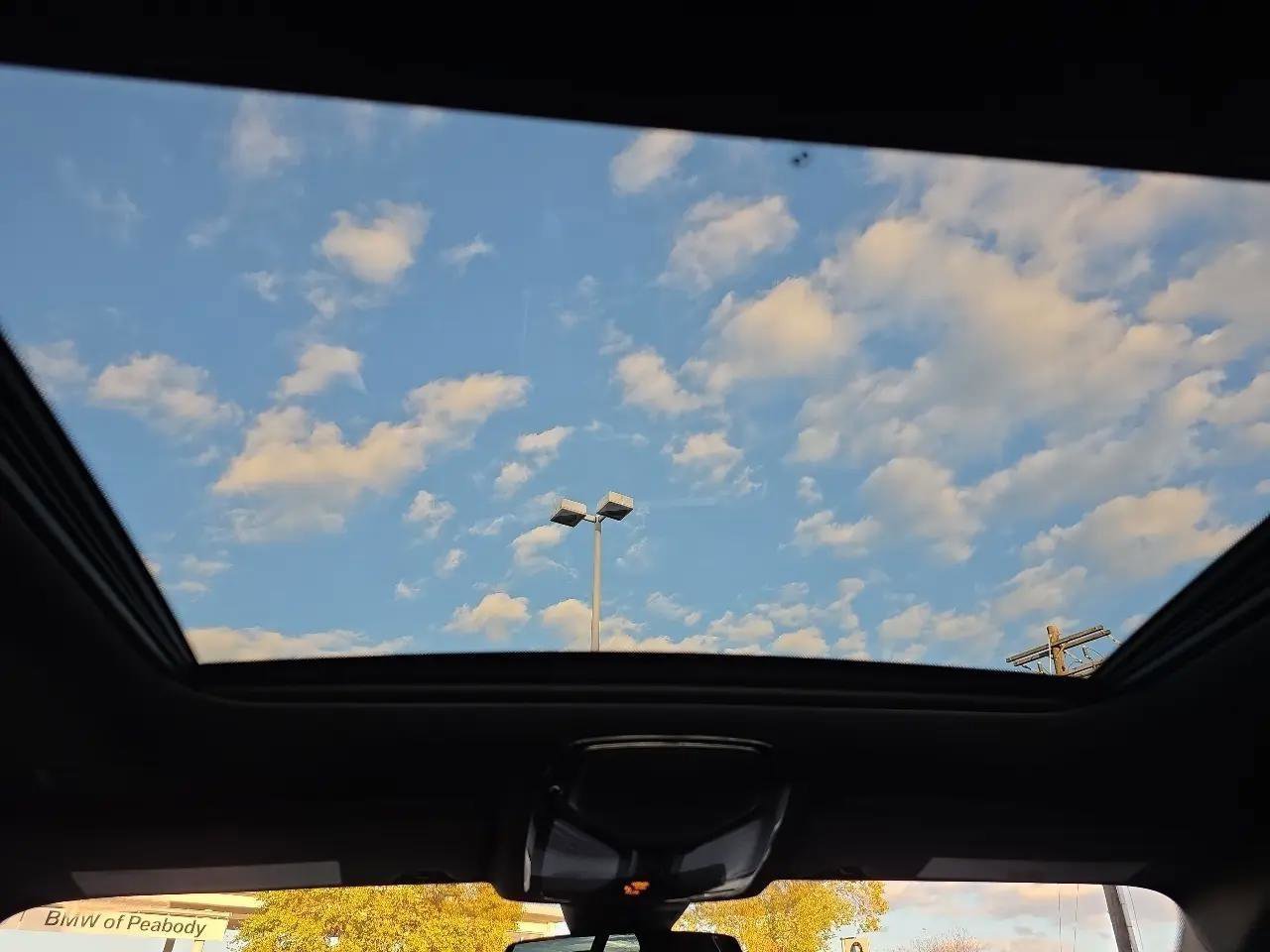 Used 2019 BMW 330i xDrive Sedan w/ Driving Assistance Package image 39