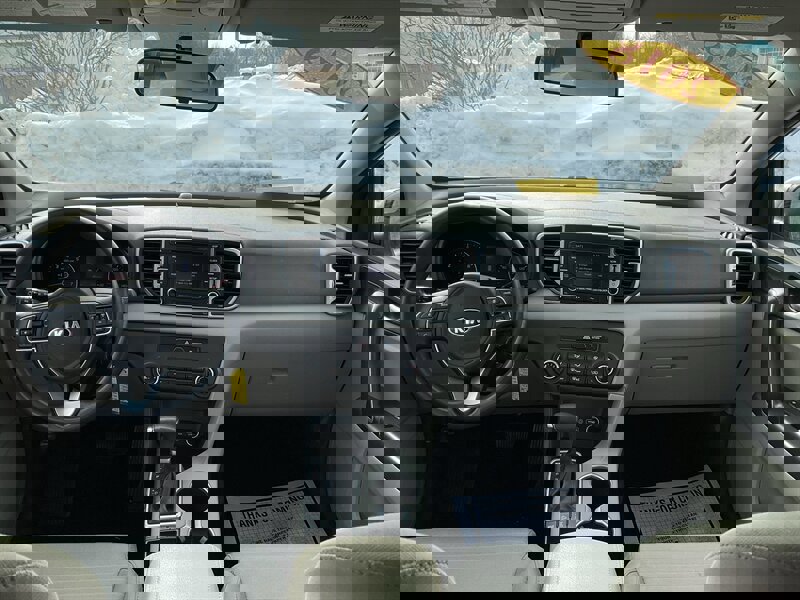 Used 2018 Kia Sportage LX image 16