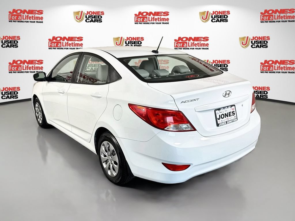 Used 2017 Hyundai Accent SE FWD image 2