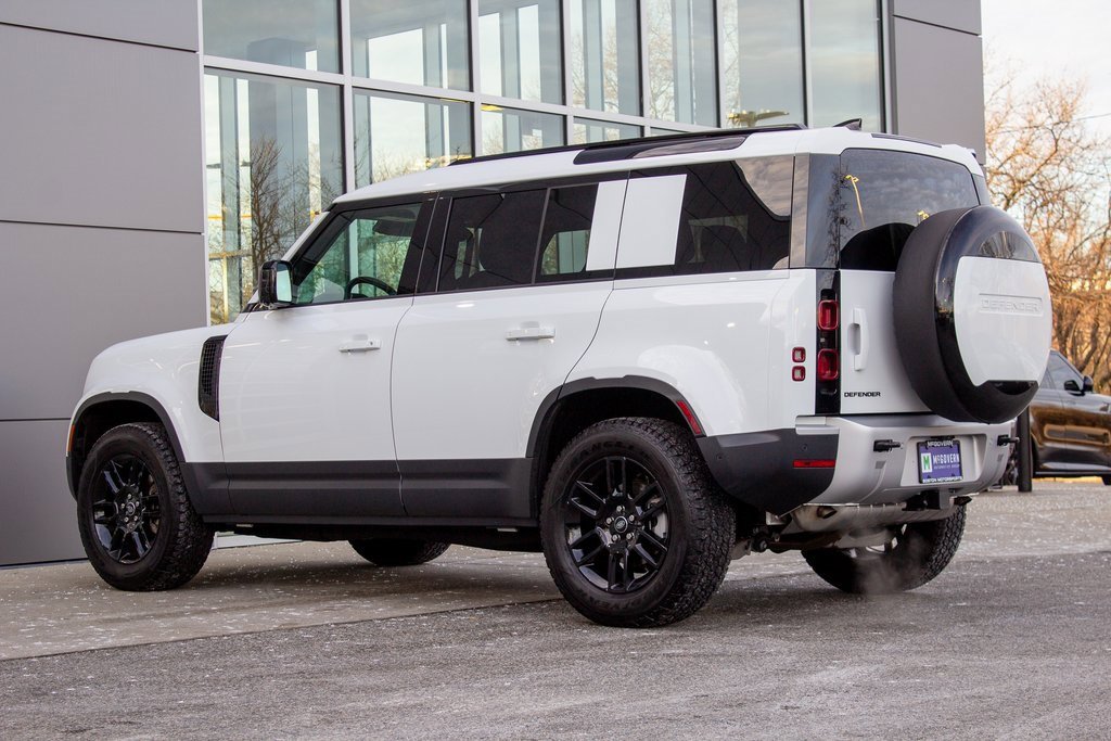 Used 2025 Land Rover Defender 110 S image 8