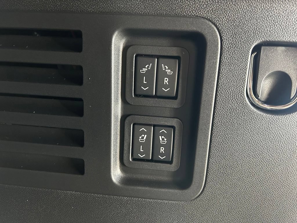 New 2026 Chevrolet Traverse RS w/ LPO, Floor Liner Package AWD/4WD image 19