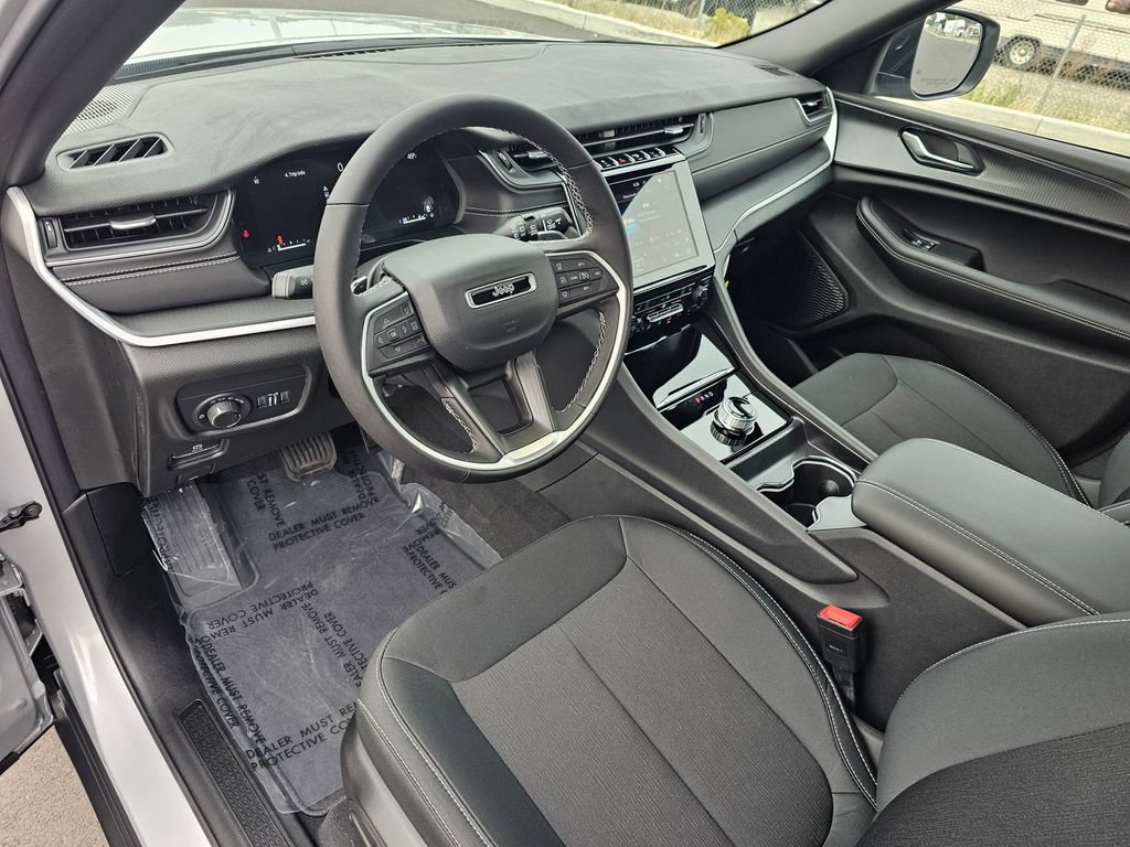 New 2025 Jeep Grand Cherokee Laredo X w/ Luxury Tech Group I AWD/4WD image 2
