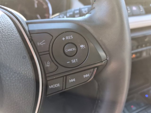 Used 2025 Toyota RAV4 XLE Premium w/ Weather Package AWD/4WD image 17