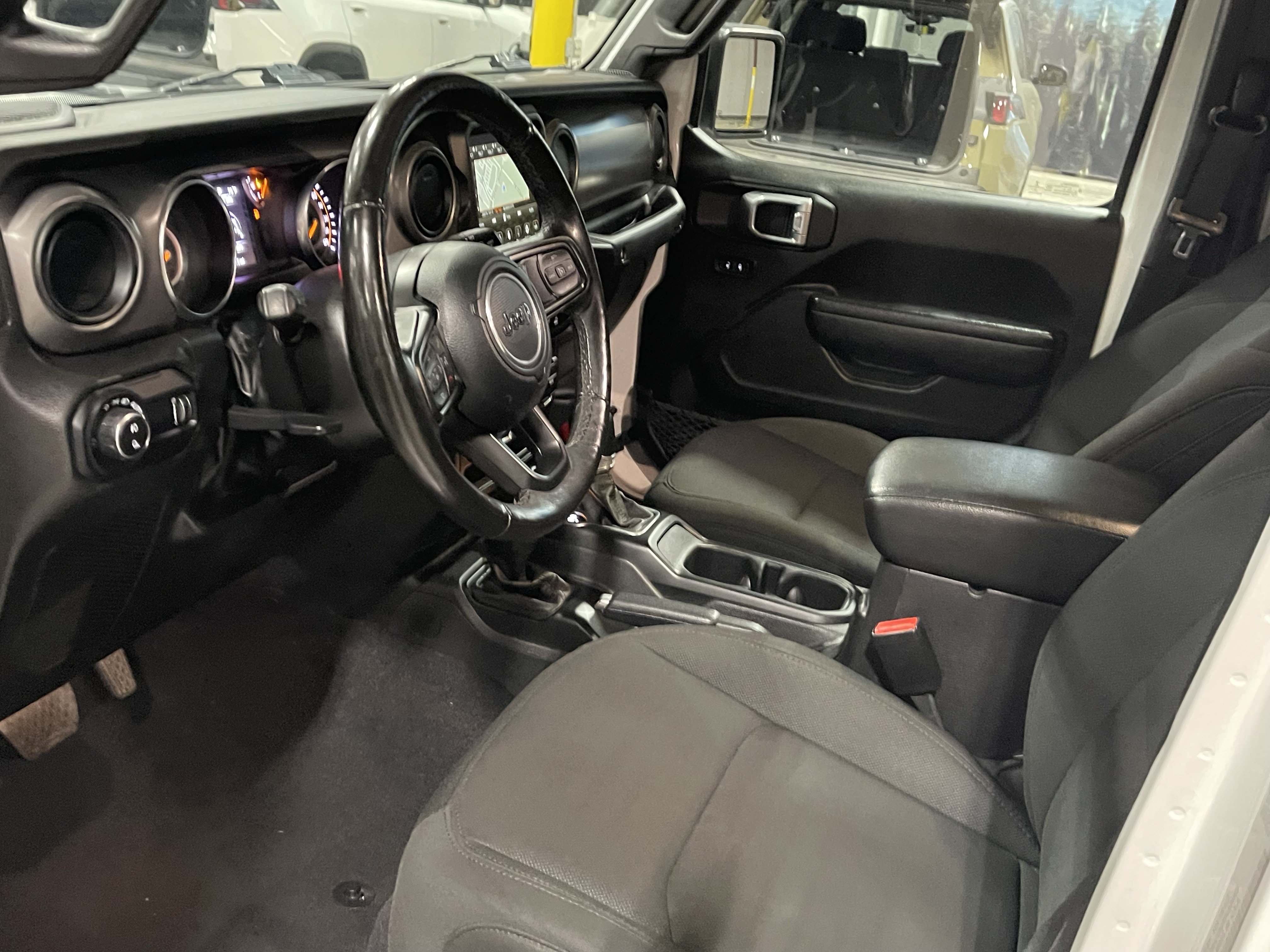 Used 2023 Jeep Gladiator Sport AWD/4WD image 11