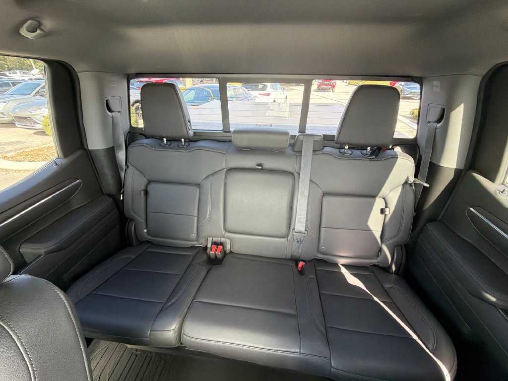 Used 2022 GMC Sierra 1500 SLT w/ SLT Premium Plus Package AWD/4WD image 15