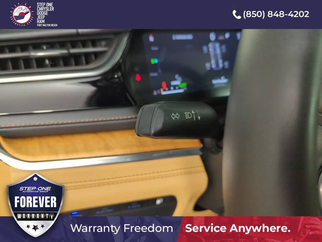 Used 2023 Jeep Grand Cherokee Summit AWD/4WD image 20