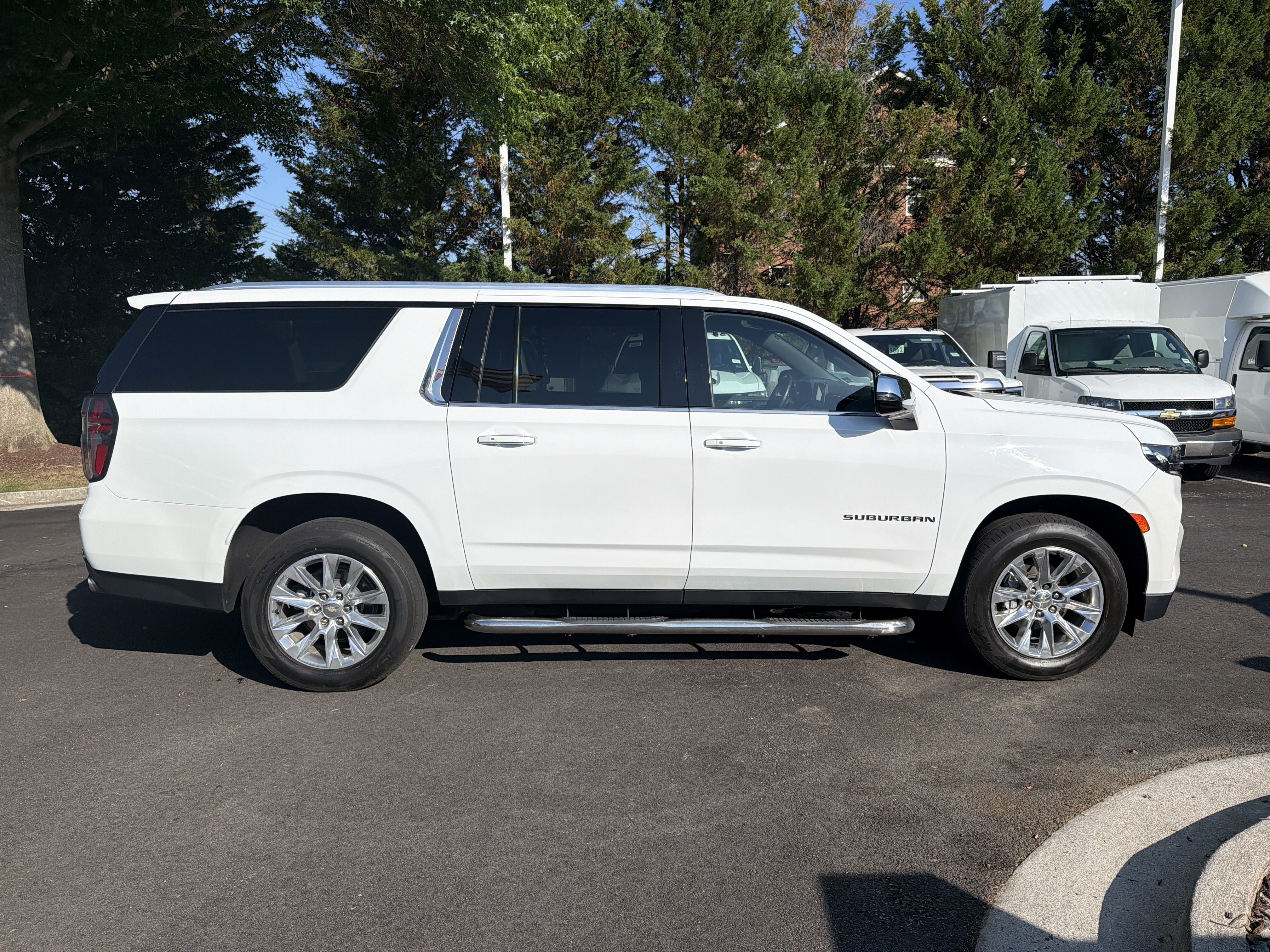 Used 2023 Chevrolet Suburban Premier AWD/4WD image 11