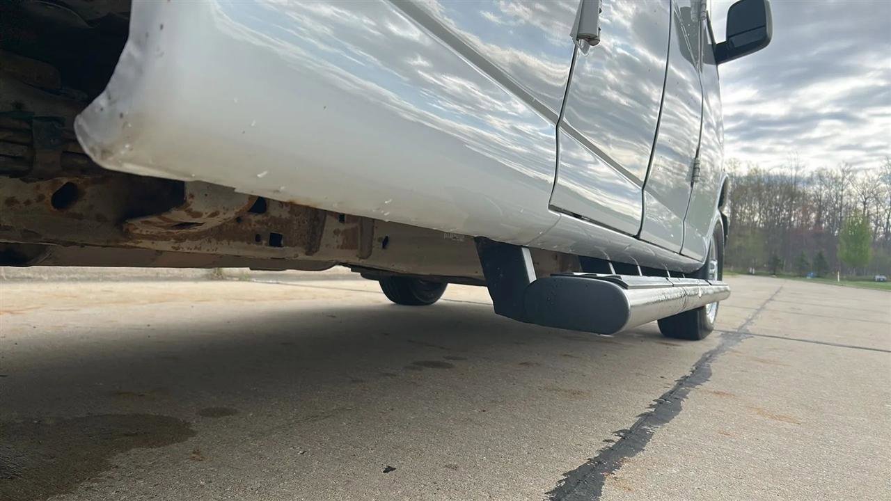 Used 2018 Chevrolet Express 3500 LT w/ LT Preferred Equipment Group RWD image 25