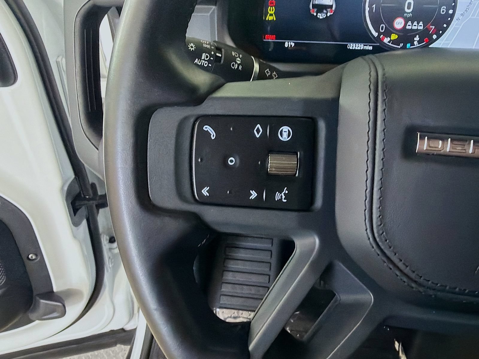 Certified 2024 Land Rover Defender 110 X-Dynamic SE AWD/4WD image 12