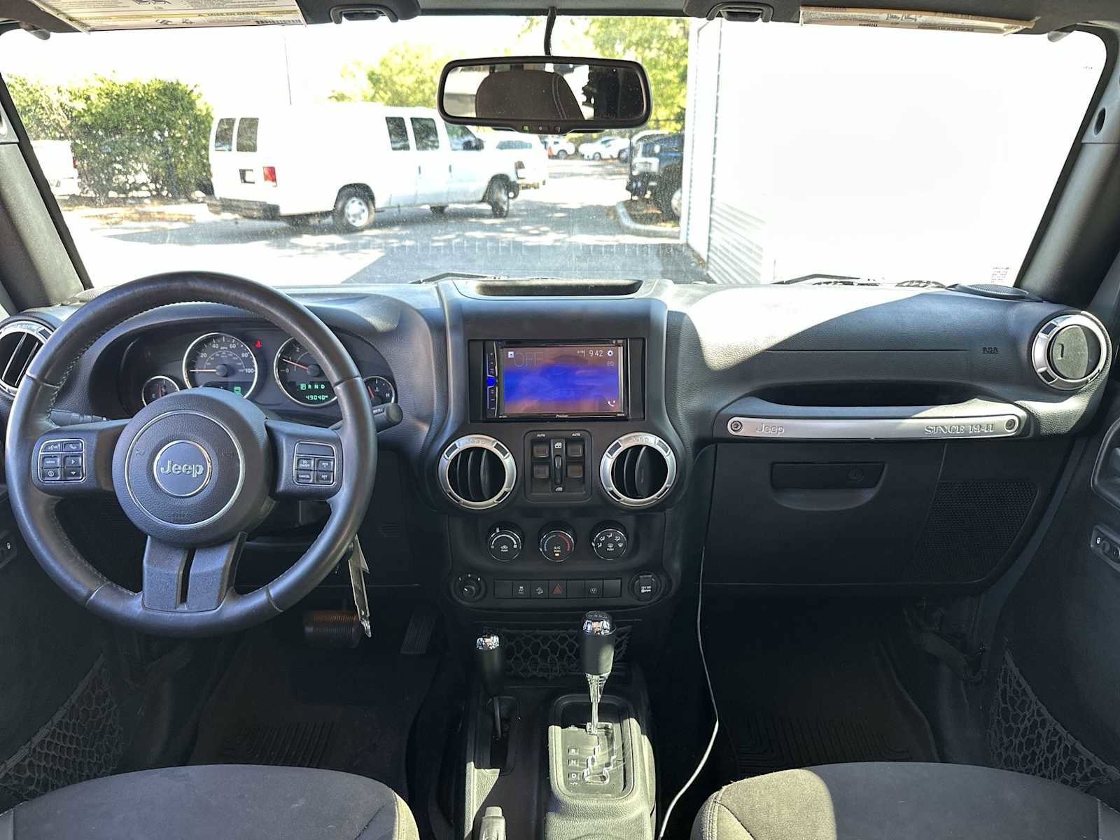 Used 2017 Jeep Wrangler Unlimited Sahara w/ Connectivity Group image 14