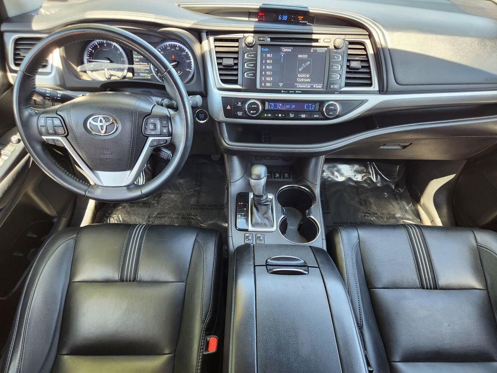 Used 2018 Toyota Highlander SE AWD/4WD image 15