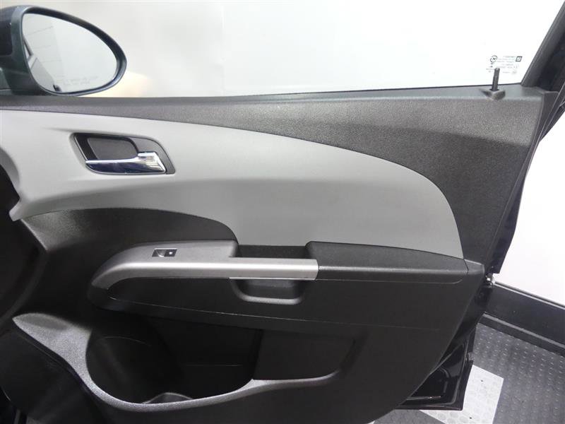 Used 2019 Chevrolet Sonic Premier FWD image 18