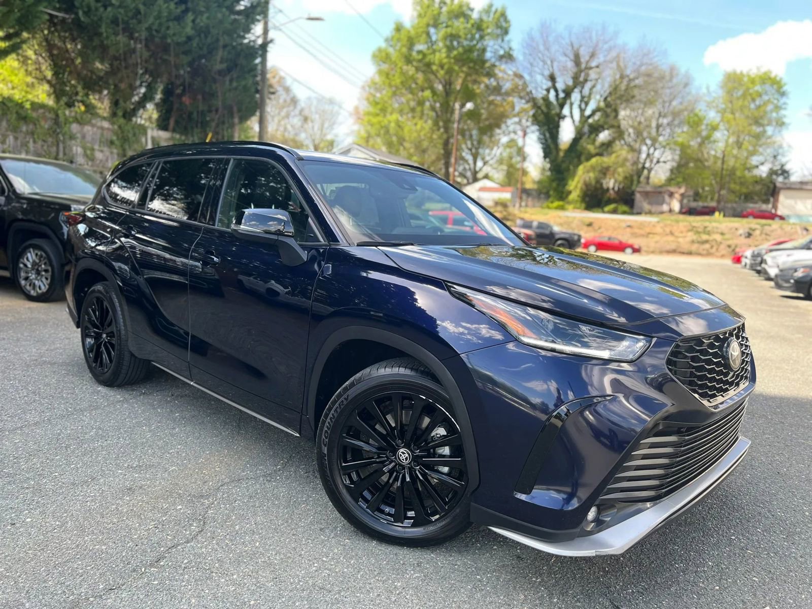 Used 2025 Toyota Highlander XSE image 1