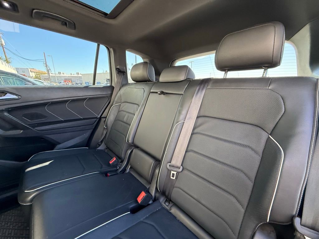 Used 2022 Volkswagen Tiguan SEL R-Line image 7