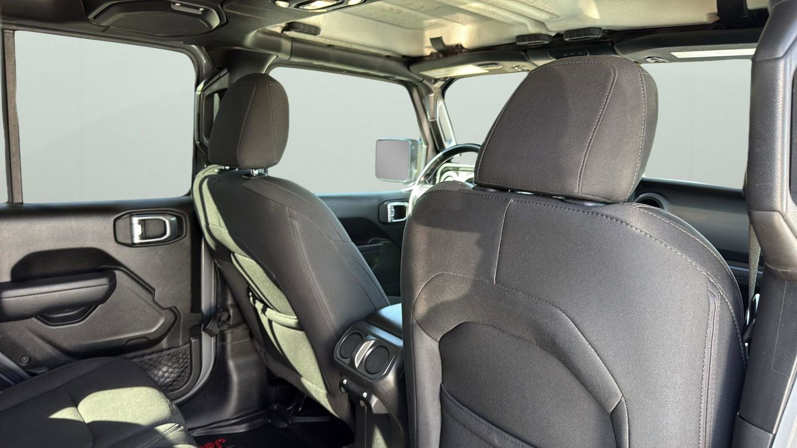 Used 2022 Jeep Wrangler Unlimited Sport image 29