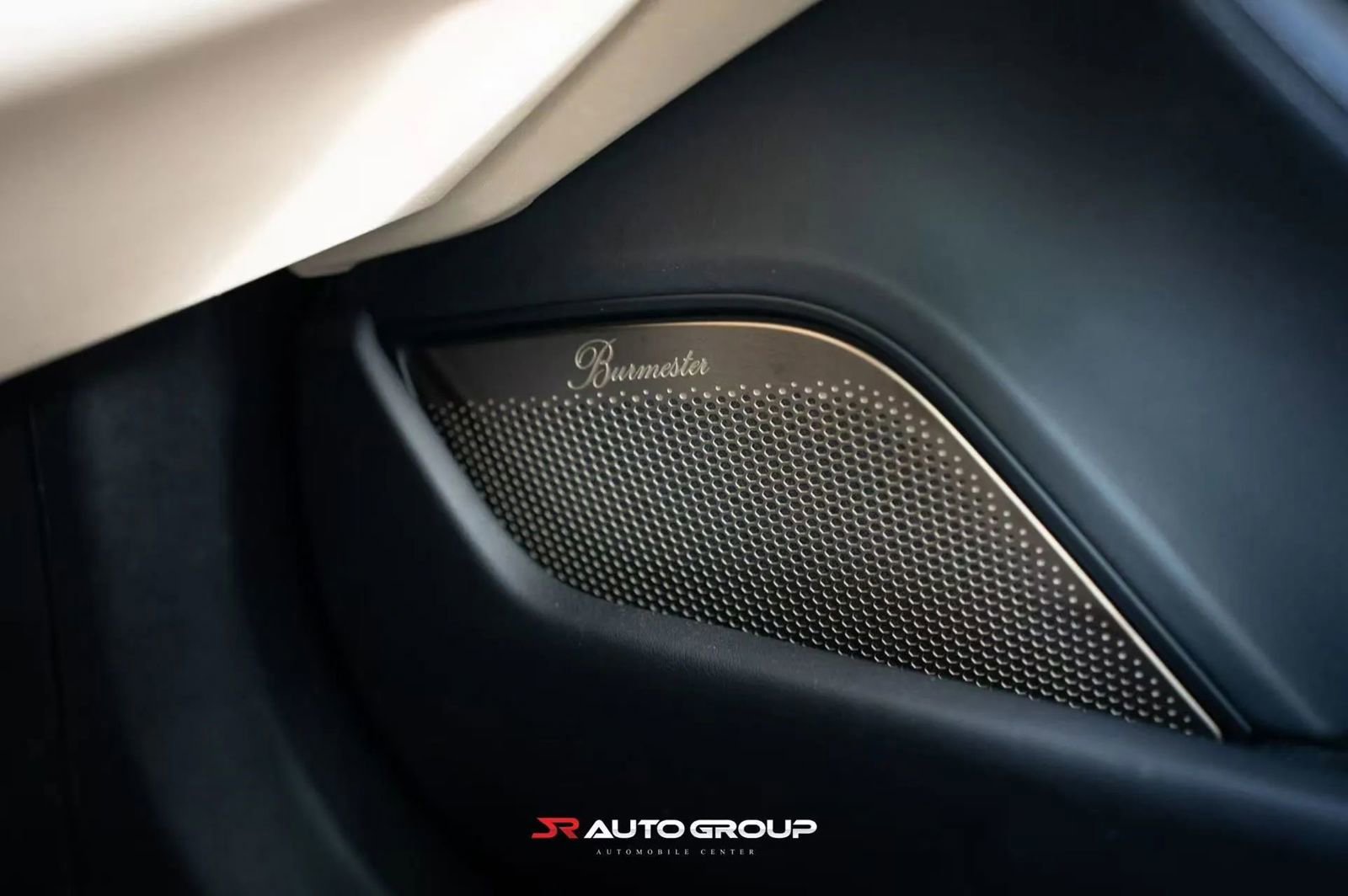 Used 2020 Porsche Taycan image 15