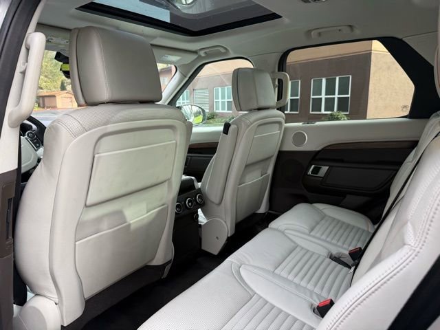 Used 2017 Land Rover Discovery HSE Luxury image 26