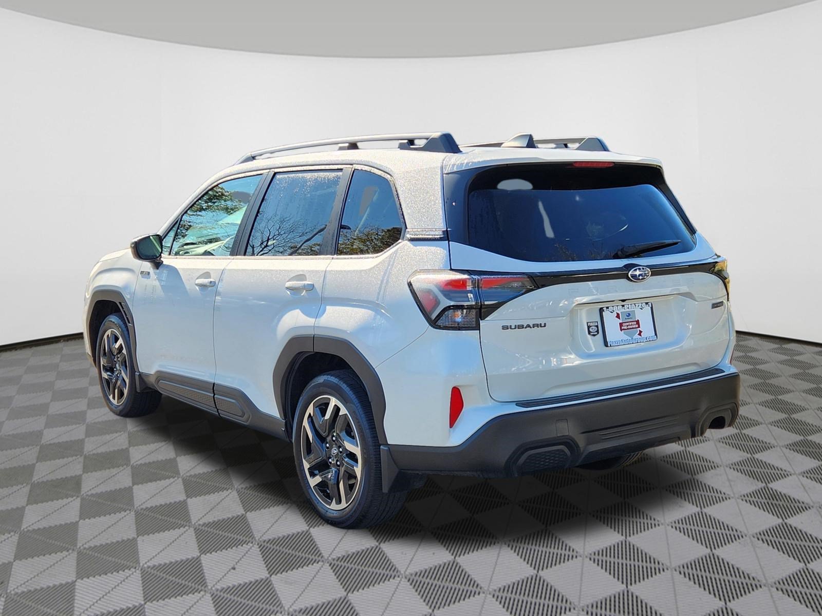 Certified 2025 Subaru Forester Premium AWD/4WD image 3