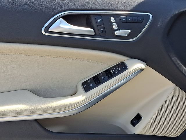 Used 2018 Mercedes-Benz GLA 250 4MATIC image 14