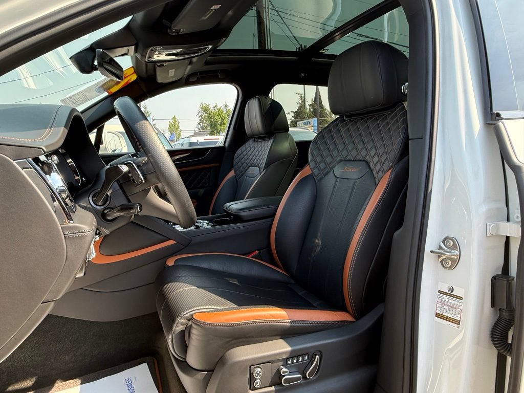 Used 2022 Bentley Bentayga Speed AWD/4WD image 32