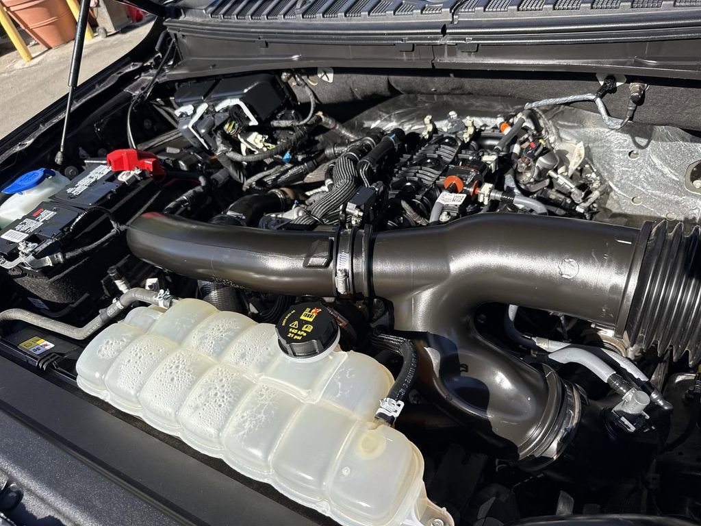 Used 2024 Ford Expedition Max XLT image 28