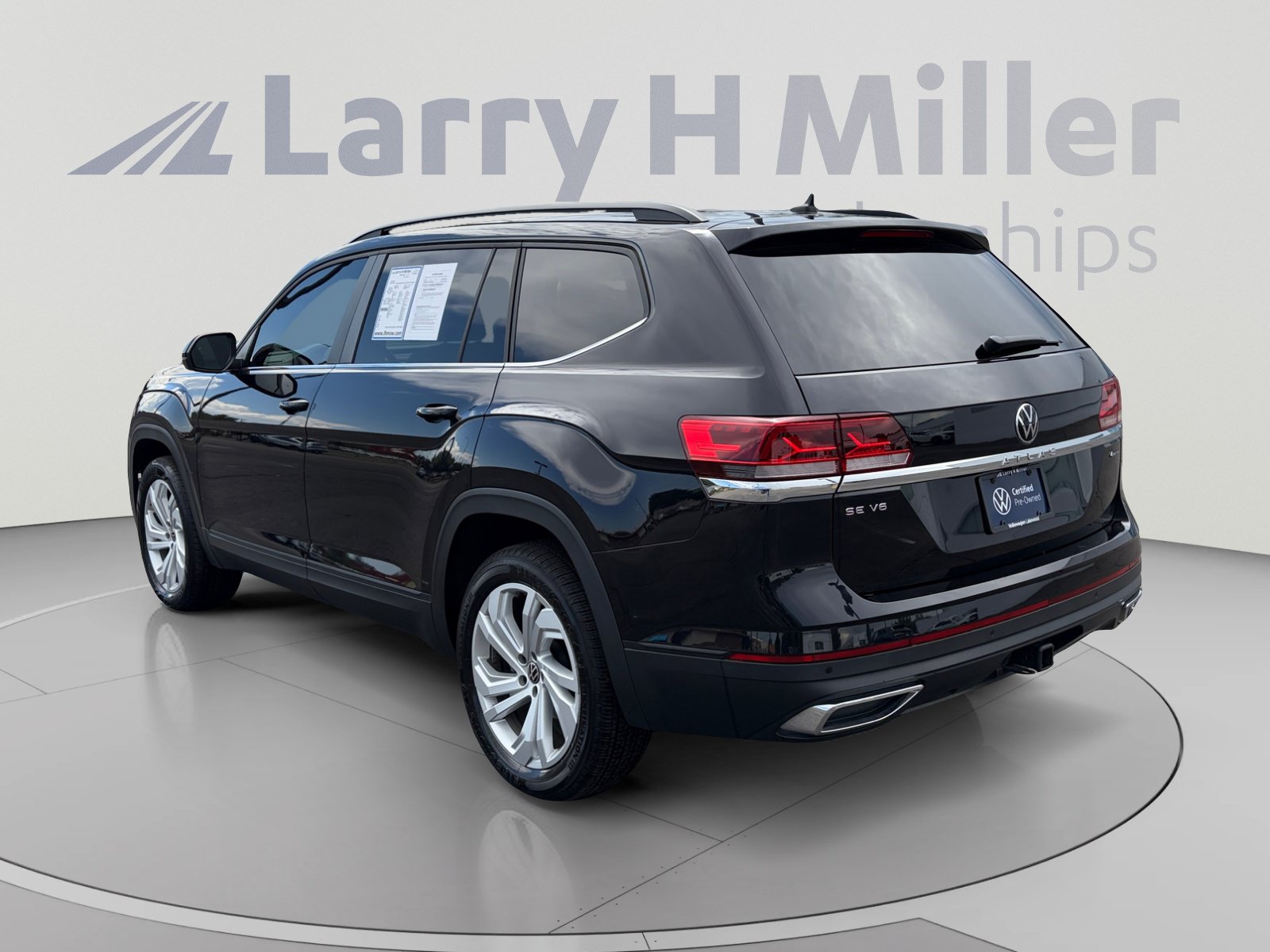 Used 2023 Volkswagen Atlas SE AWD/4WD image 3