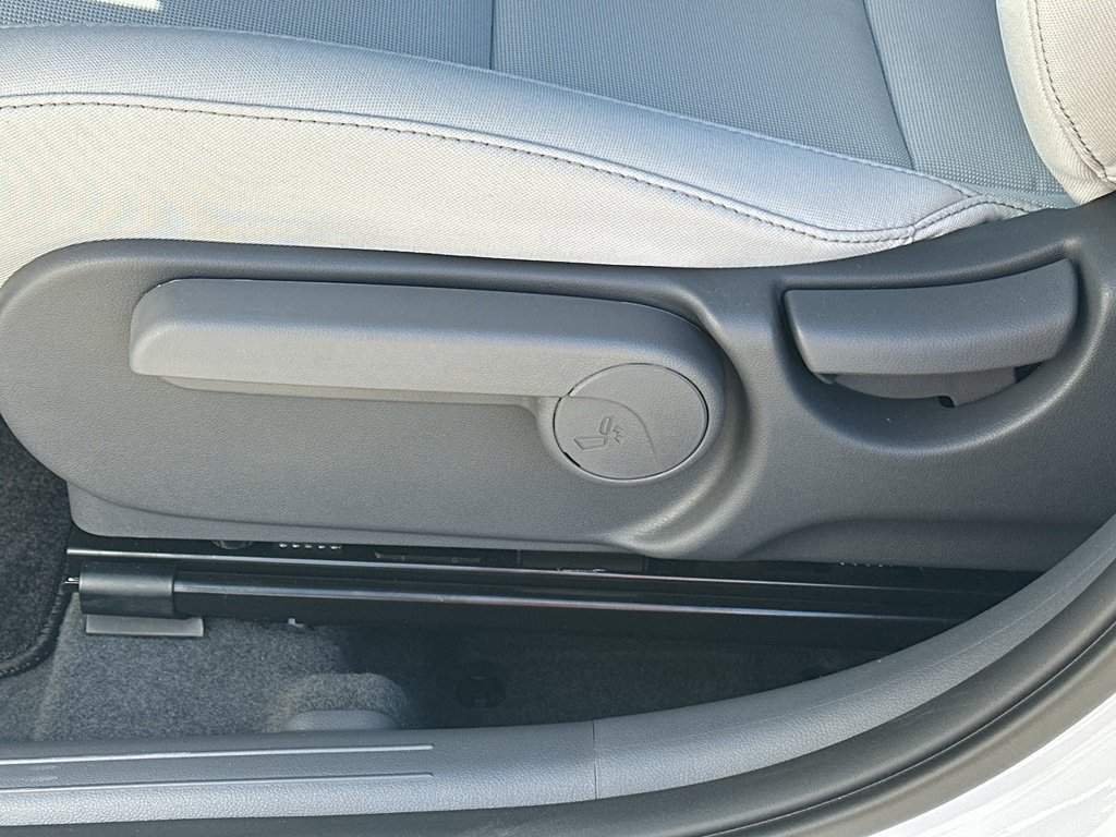 New 2026 Hyundai Kona SE image 26