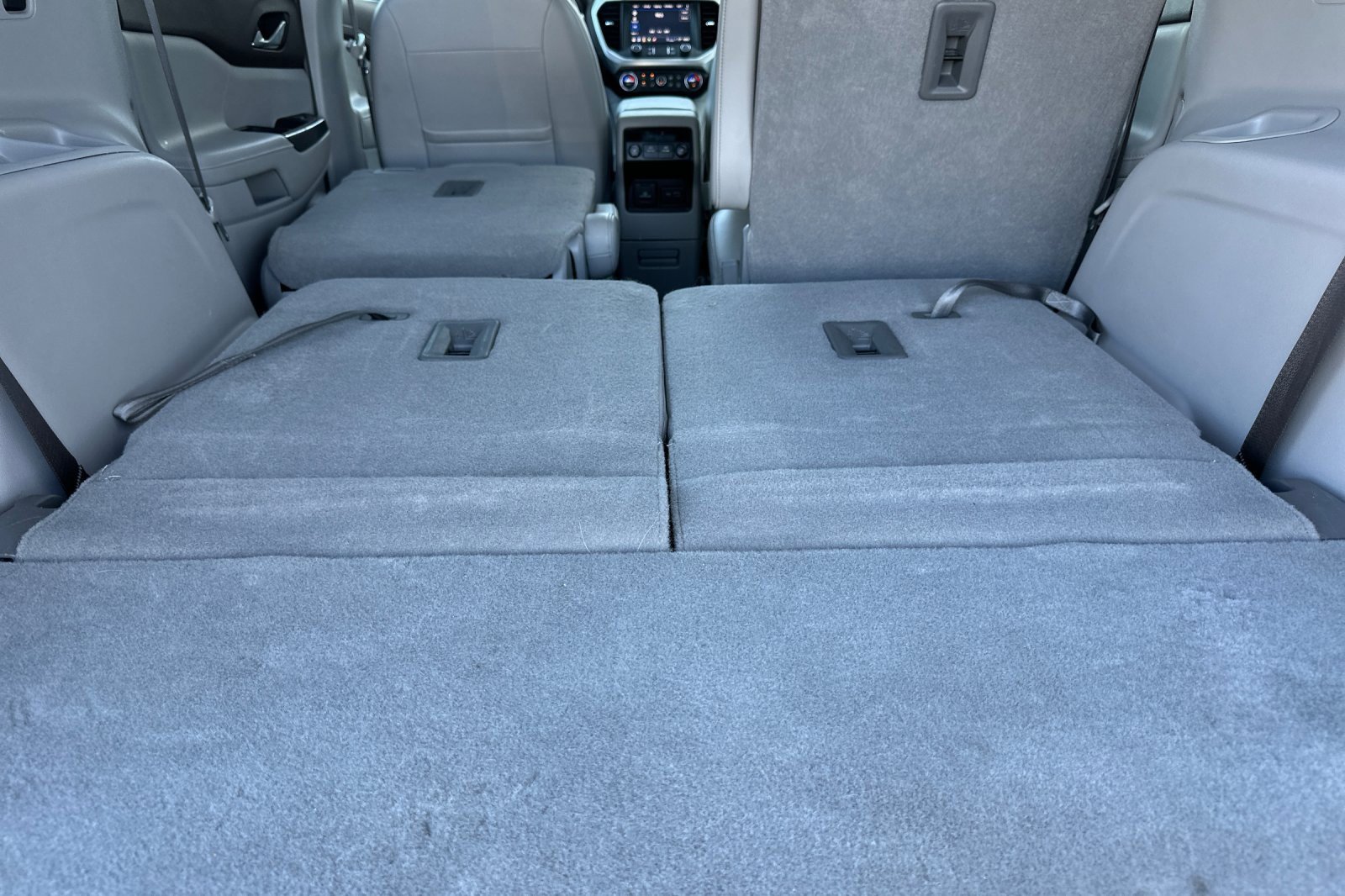 Used 2023 GMC Acadia SLT image 17