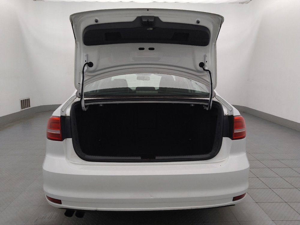 Used 2015 Volkswagen Jetta SE FWD image 29