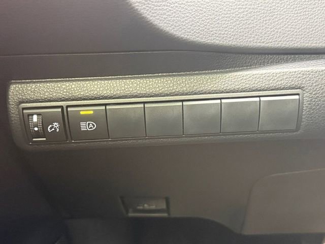 Used 2026 Toyota Corolla SE image 12