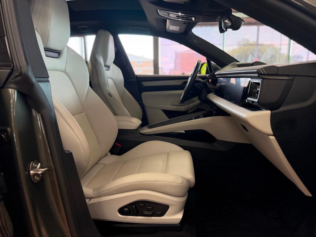 Used 2024 Porsche Macan 4 Electric AWD/4WD image 24