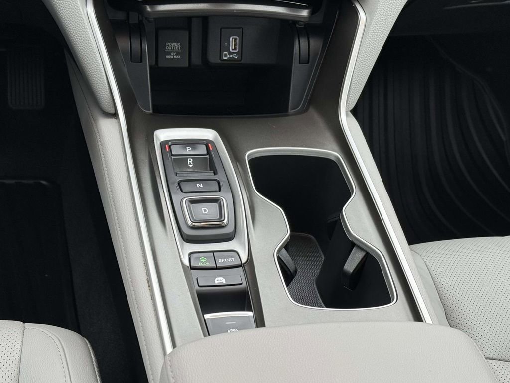 Used 2018 Honda Accord Touring image 19