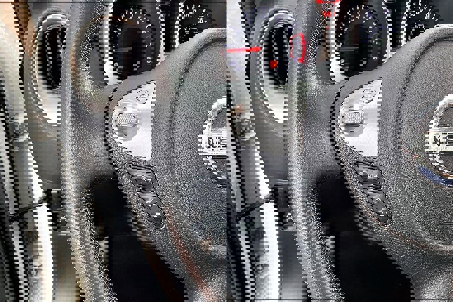 Used 2016 Nissan Juke SL FWD image 24