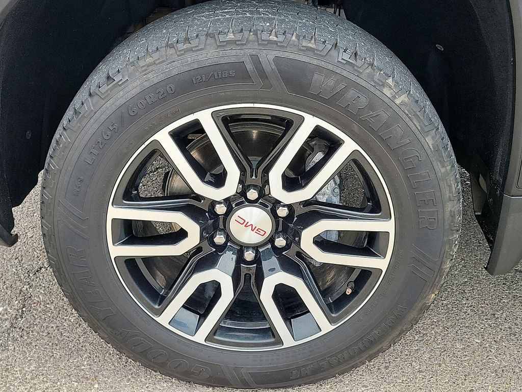 Used 2023 GMC Sierra 1500 AT4 w/ Technology Package AWD/4WD image 17