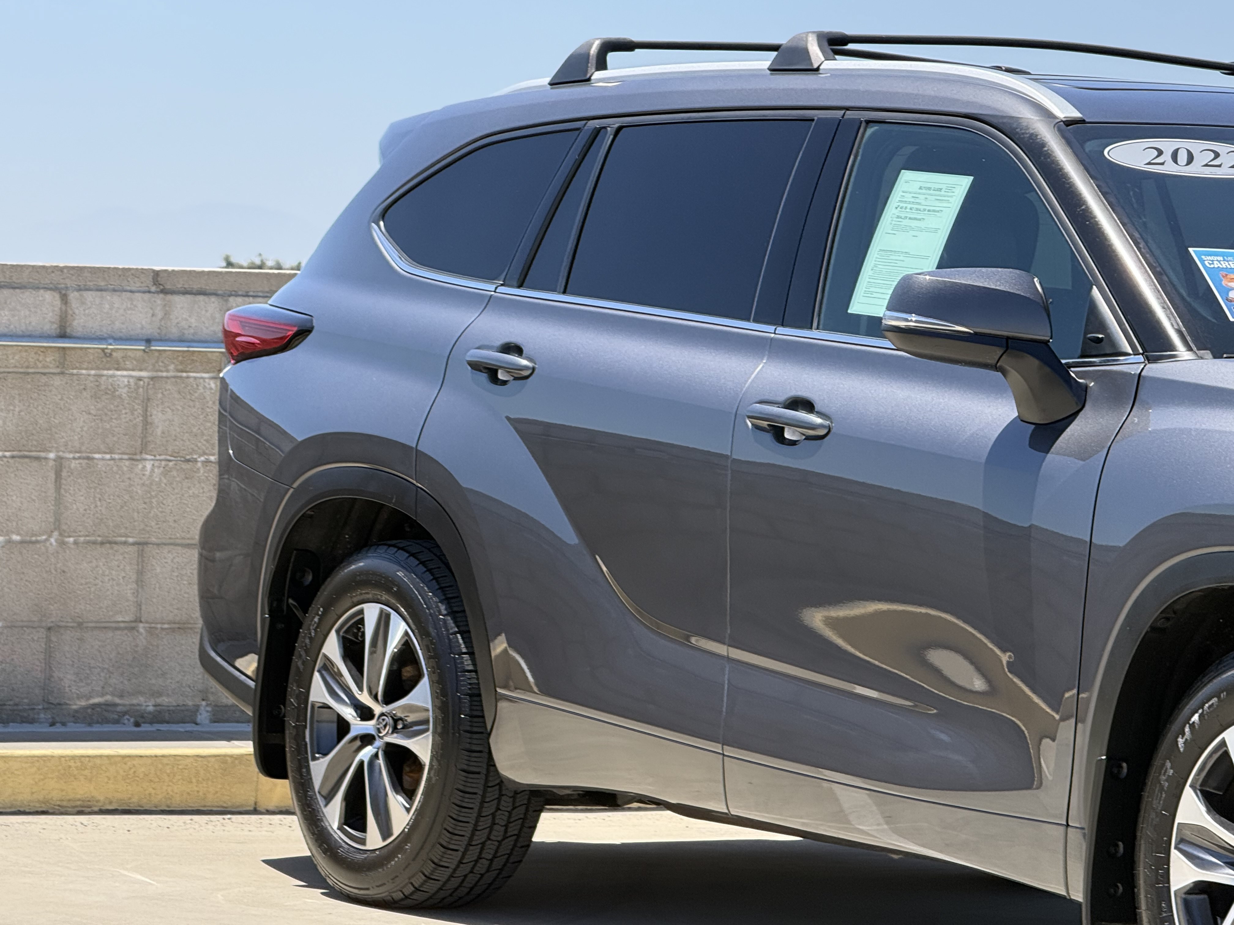 Used 2022 Toyota Highlander XLE FWD image 5