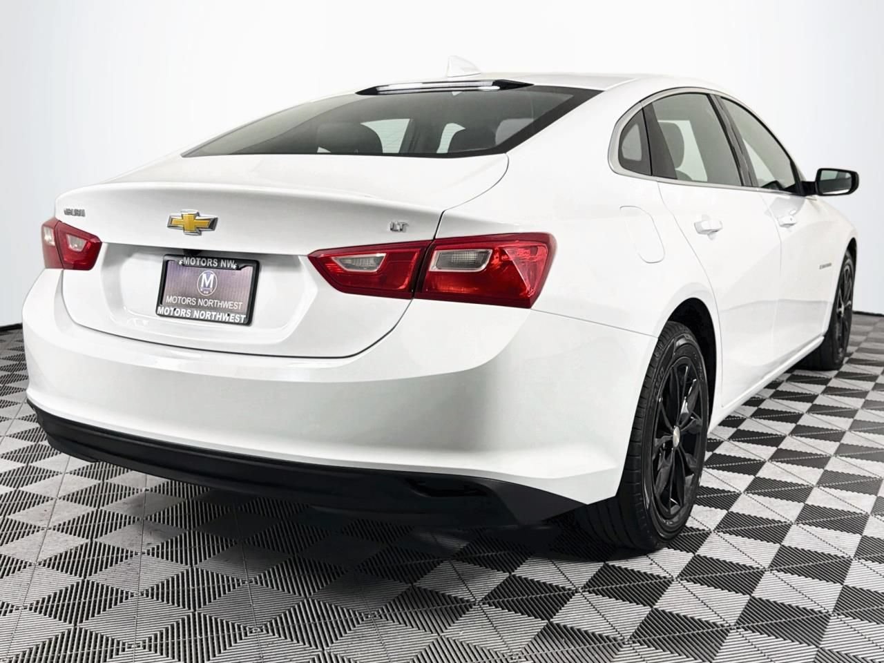 Used 2023 Chevrolet Malibu LT FWD image 25