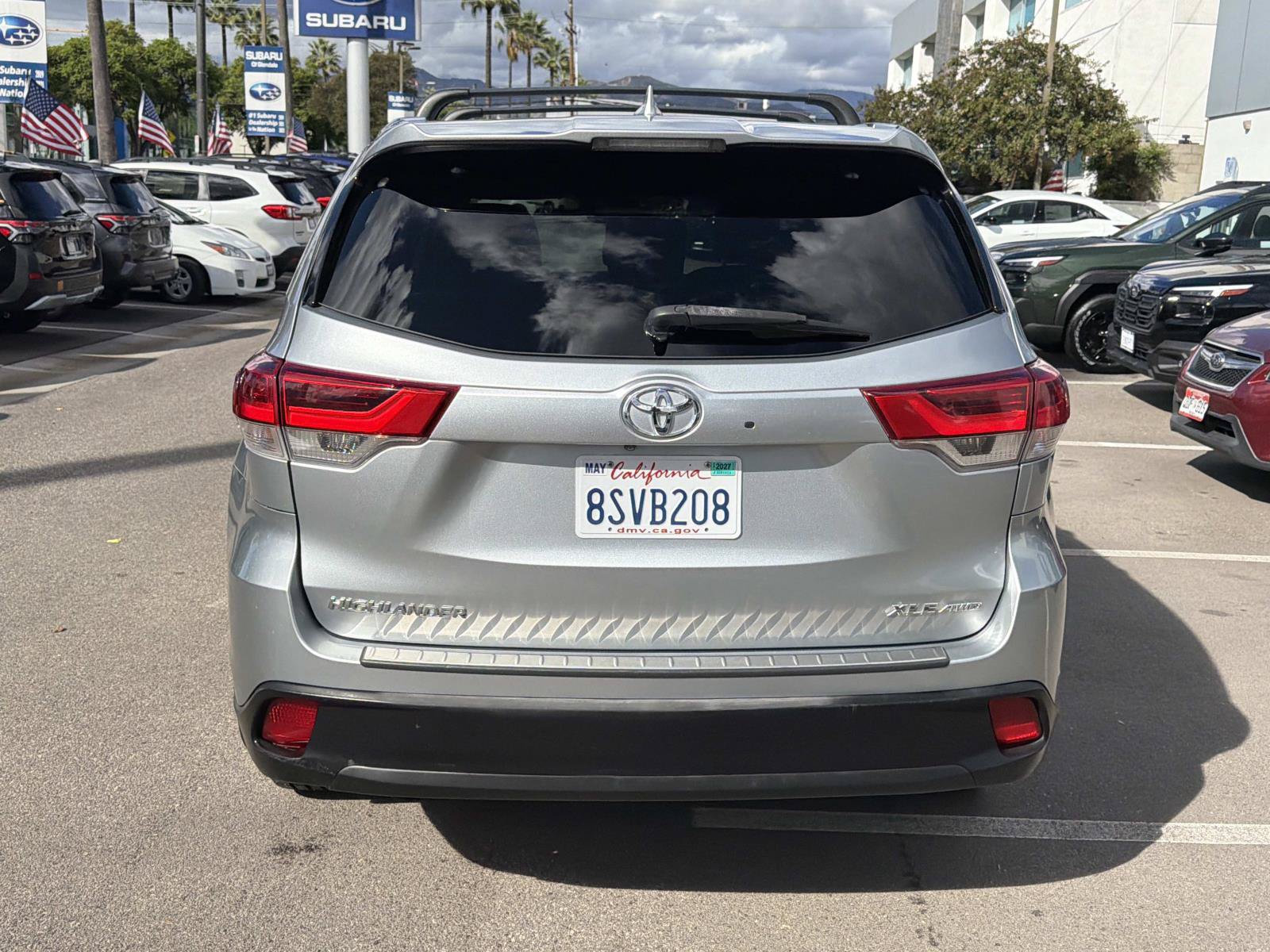 Used 2017 Toyota Highlander XLE w/ Carpet Mat Package AWD/4WD image 4