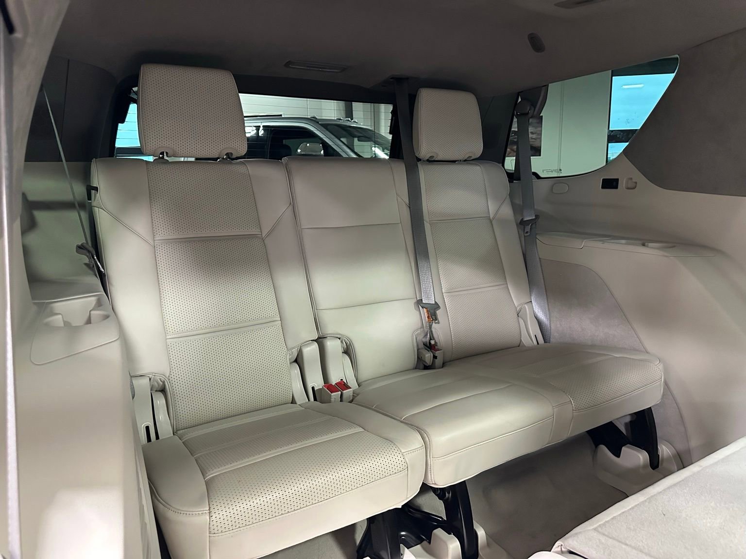Used 2024 Cadillac Escalade Sport Platinum w/ LPO, ONYX Package AWD/4WD image 50