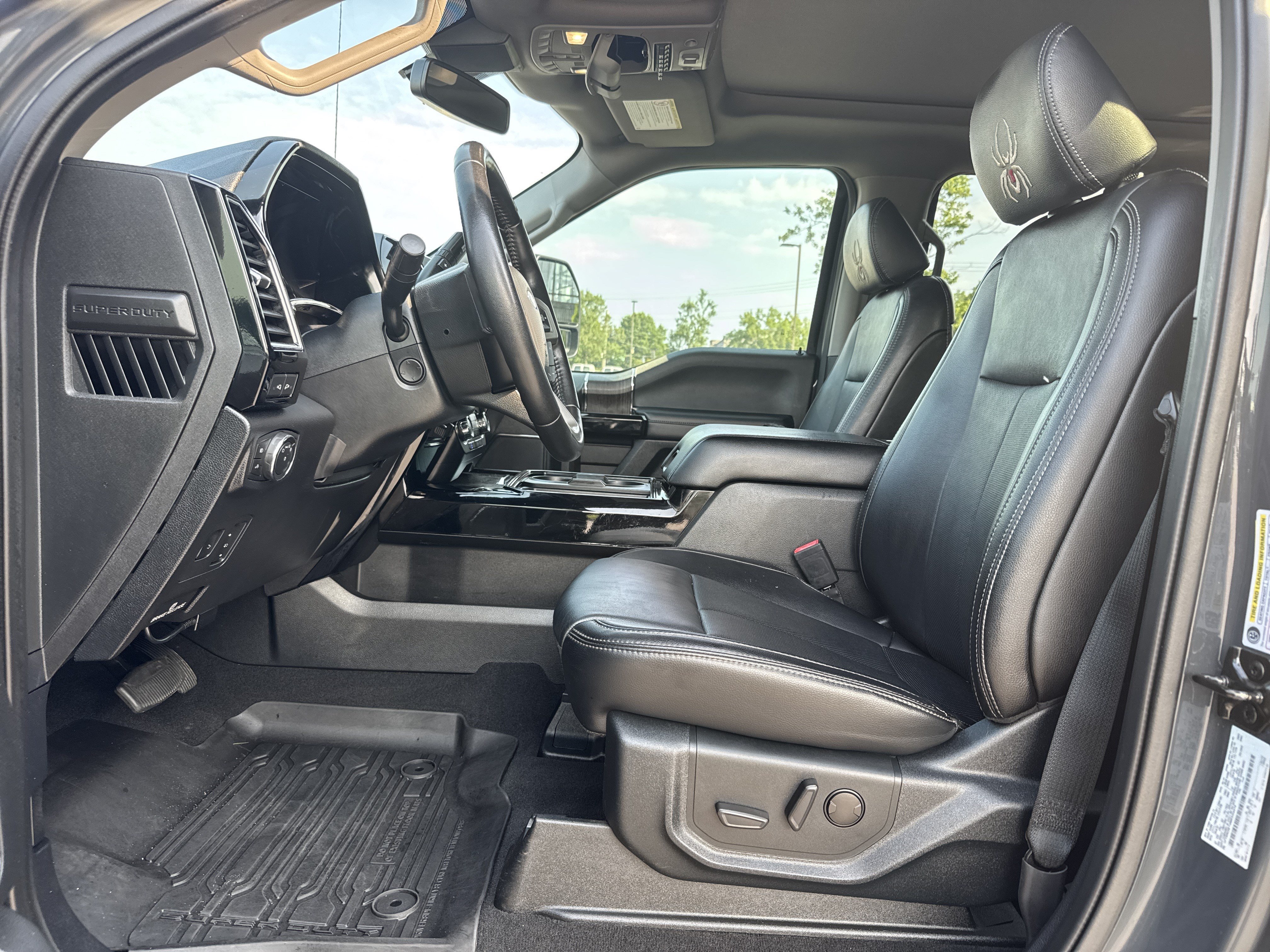 Used 2021 Ford F250 Lariat w/ Lariat Ultimate Package AWD/4WD image 17