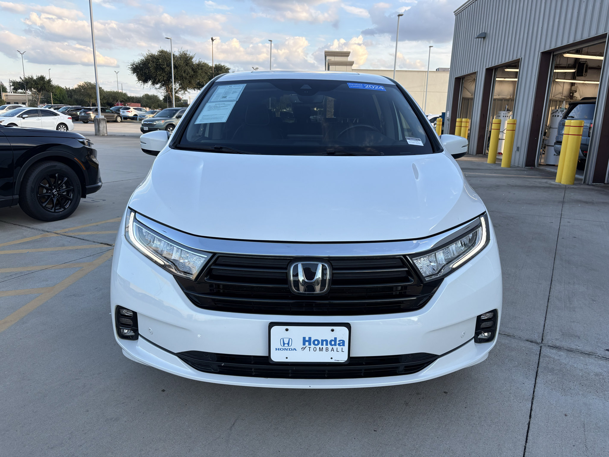 Certified 2024 Honda Odyssey Elite image 3